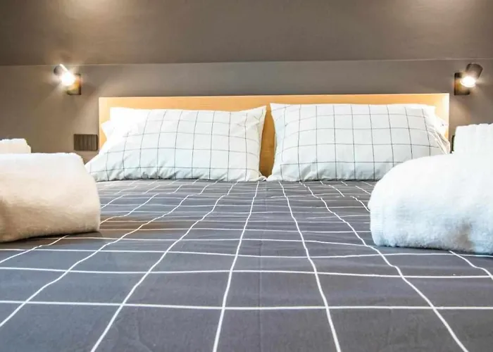 Astroom بيت ضيافة